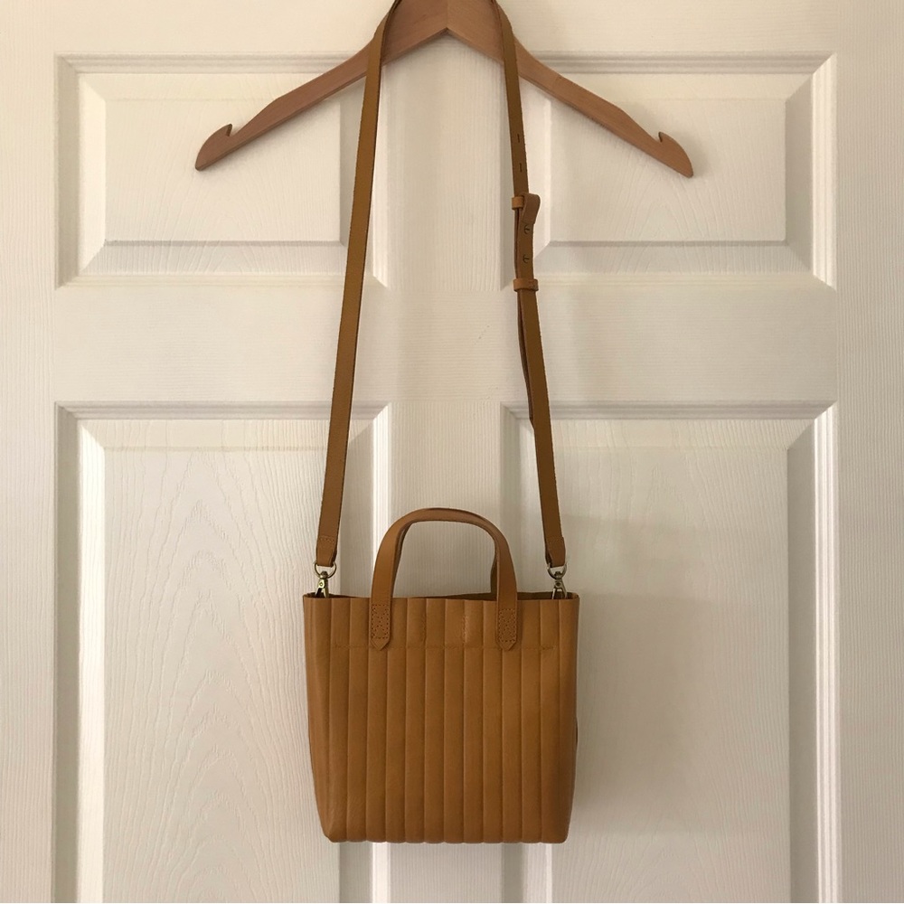 Madewell Mini Transport Crossbody Purse: Bubble Pleat Edition - Picture 4 of 7